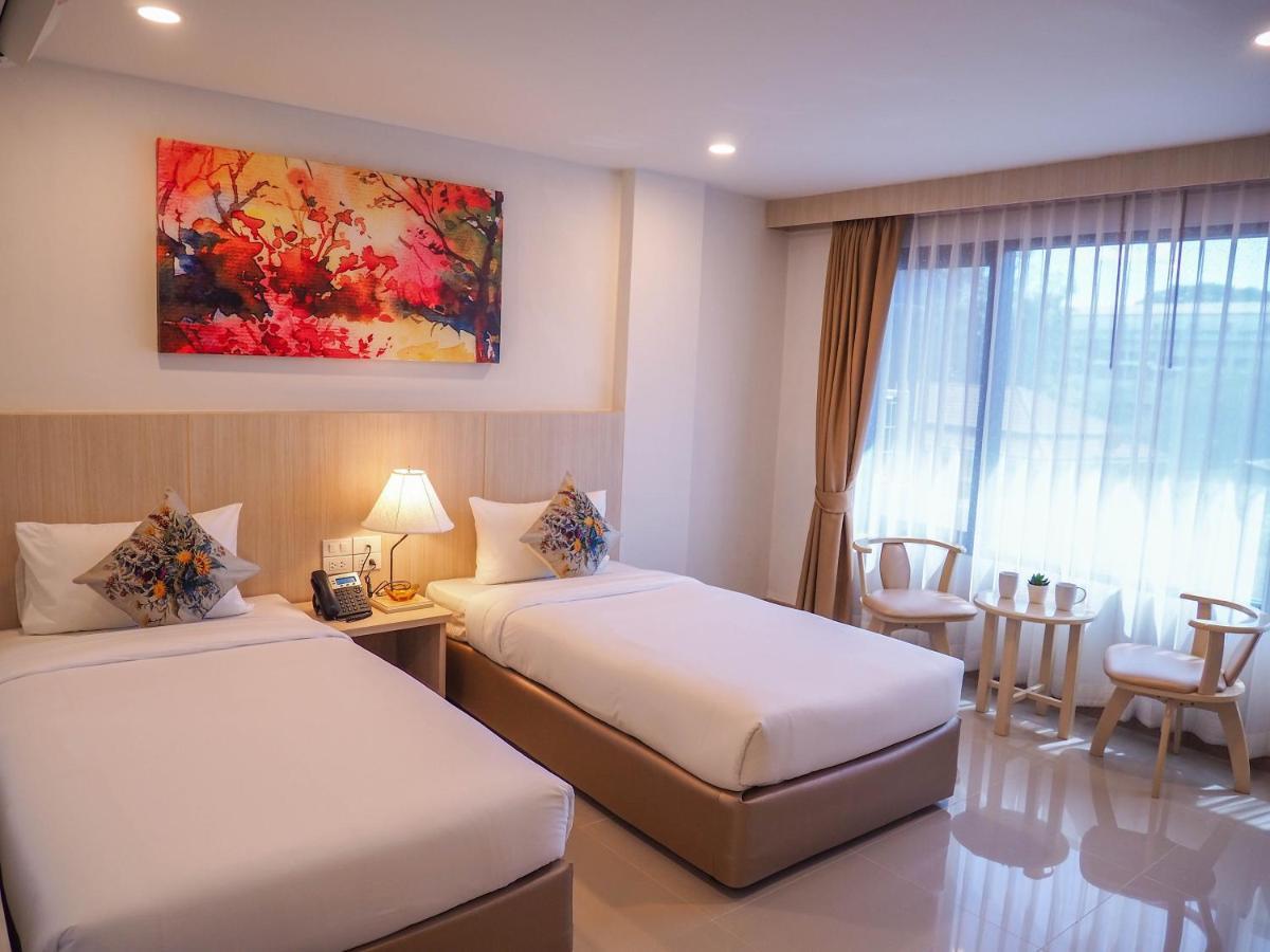 Malee Hotel Chiang Mai Bagian luar foto