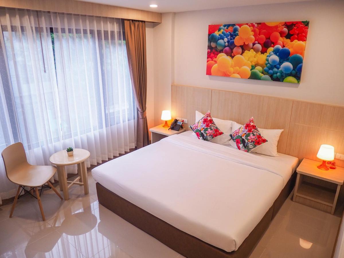 Malee Hotel Chiang Mai Bagian luar foto