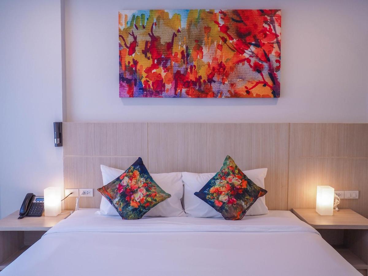 Malee Hotel Chiang Mai Bagian luar foto