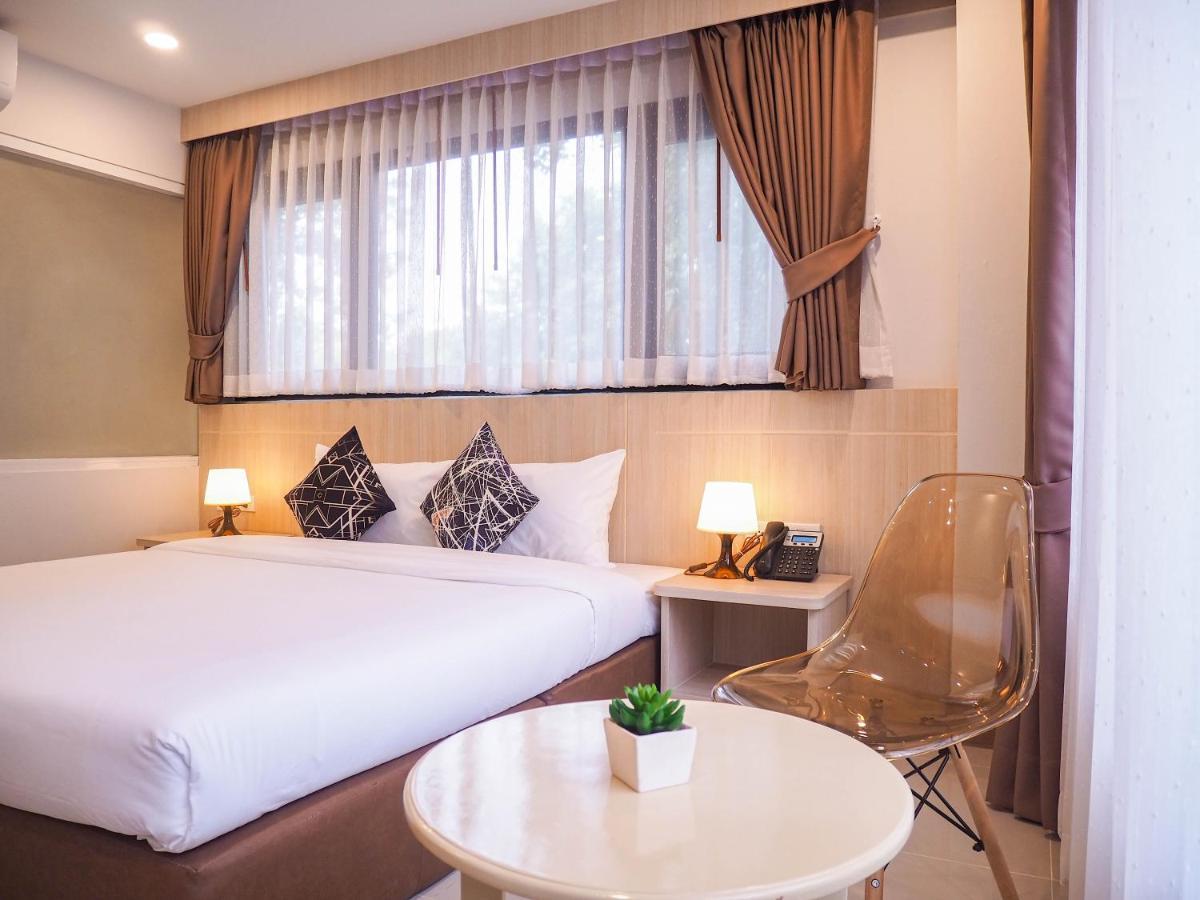 Malee Hotel Chiang Mai Bagian luar foto