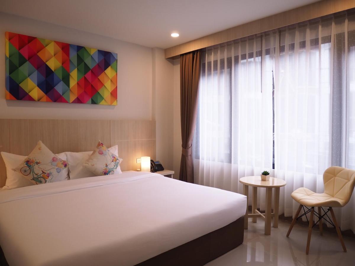 Malee Hotel Chiang Mai Bagian luar foto