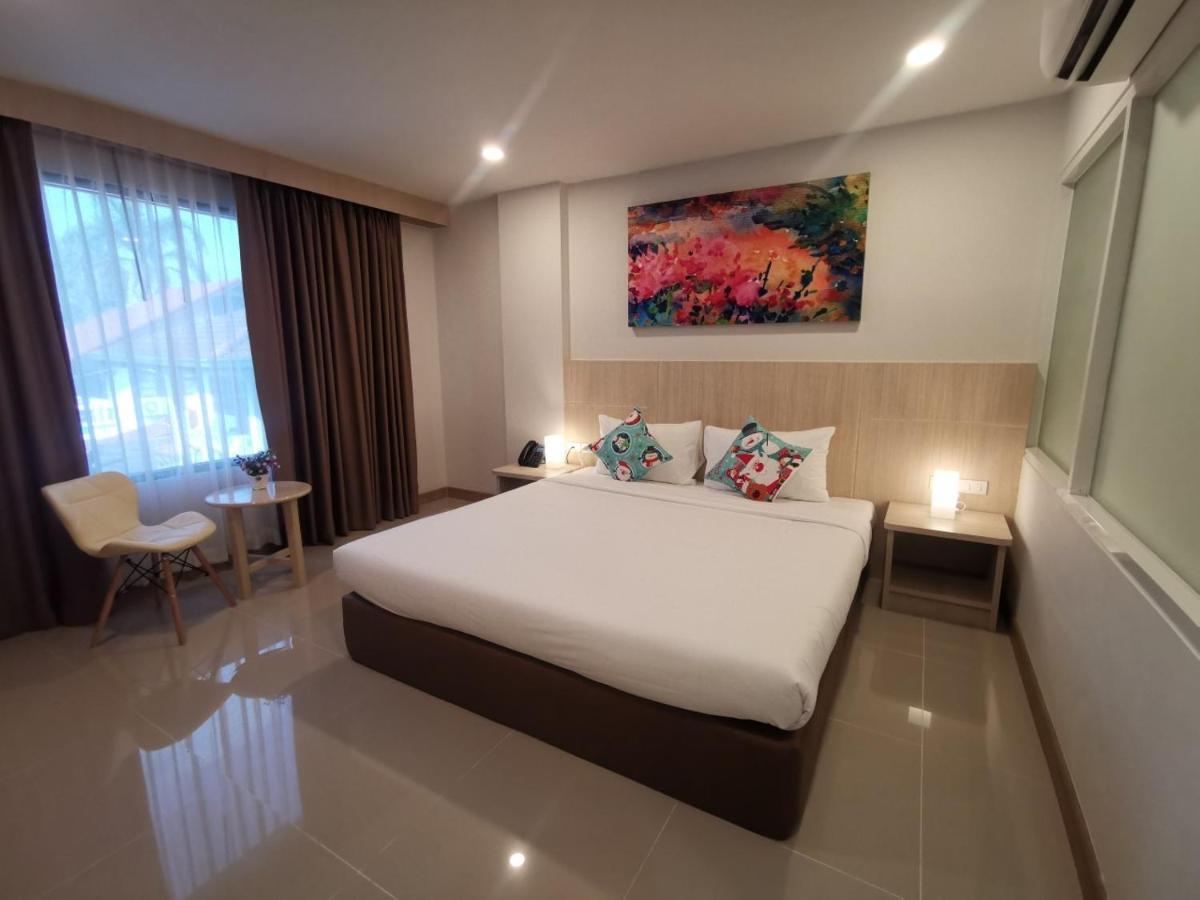 Malee Hotel Chiang Mai Bagian luar foto