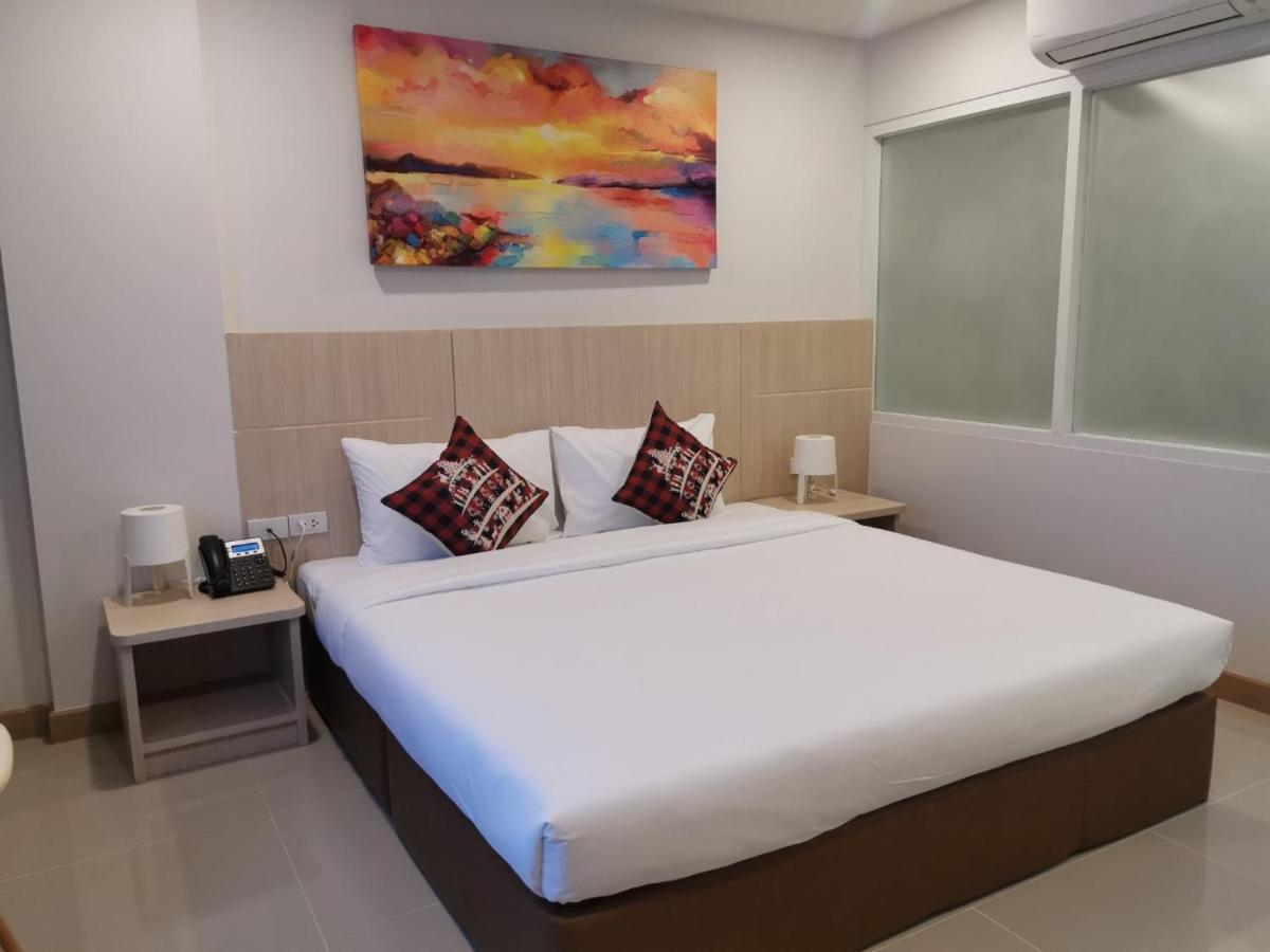 Malee Hotel Chiang Mai Bagian luar foto