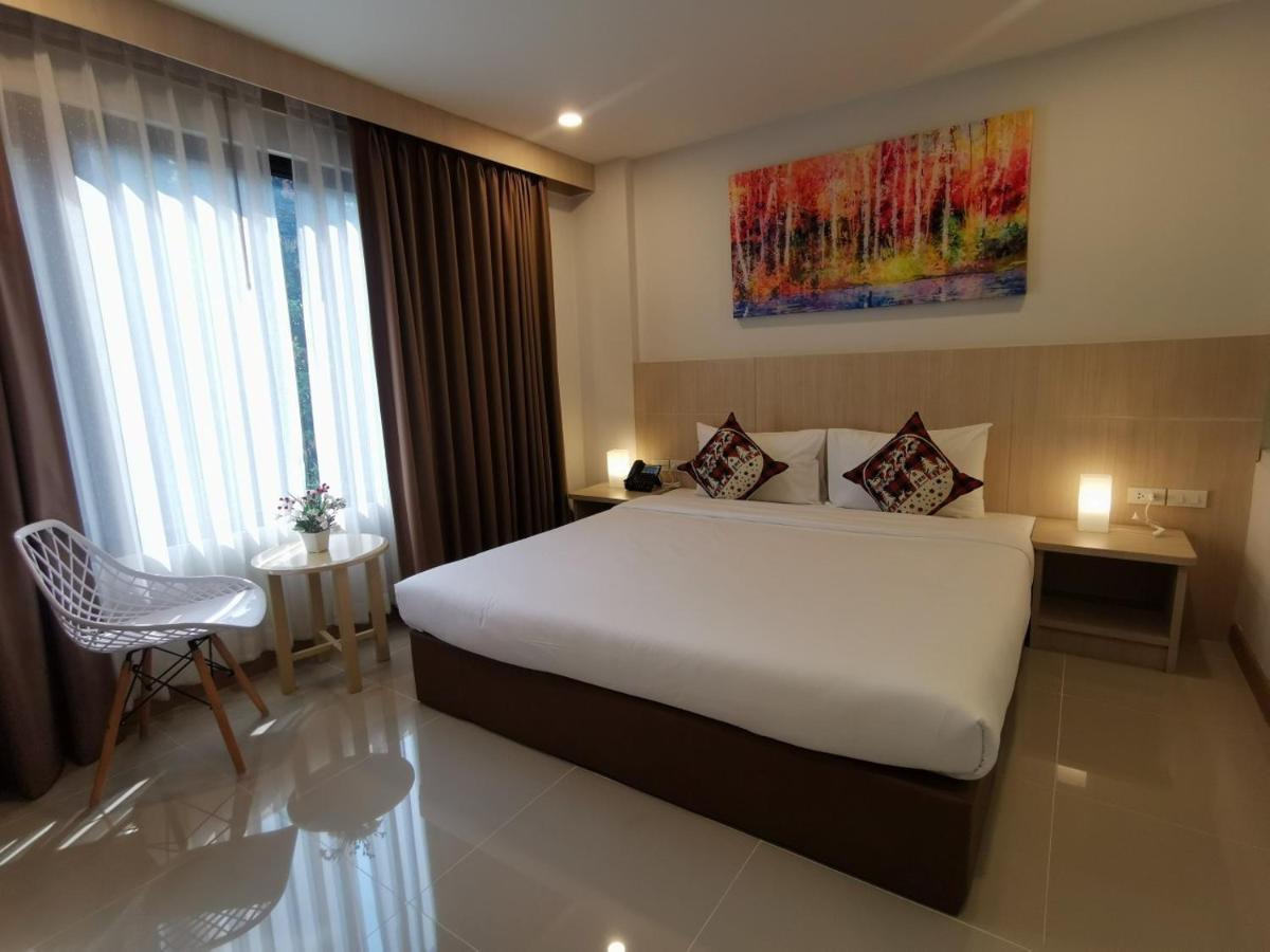 Malee Hotel Chiang Mai Bagian luar foto