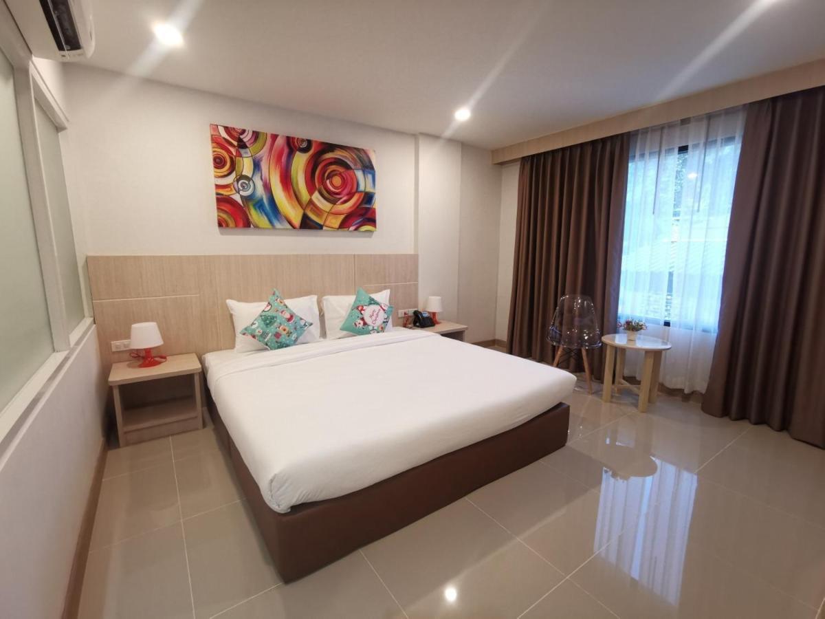 Malee Hotel Chiang Mai Bagian luar foto