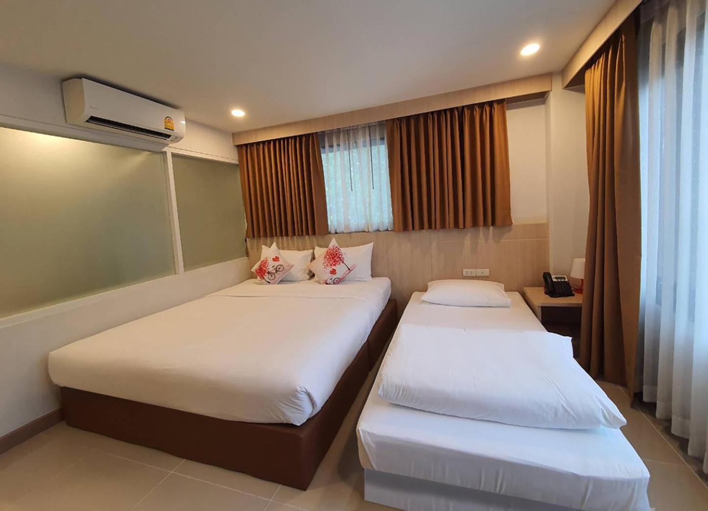 Malee Hotel Chiang Mai Bagian luar foto